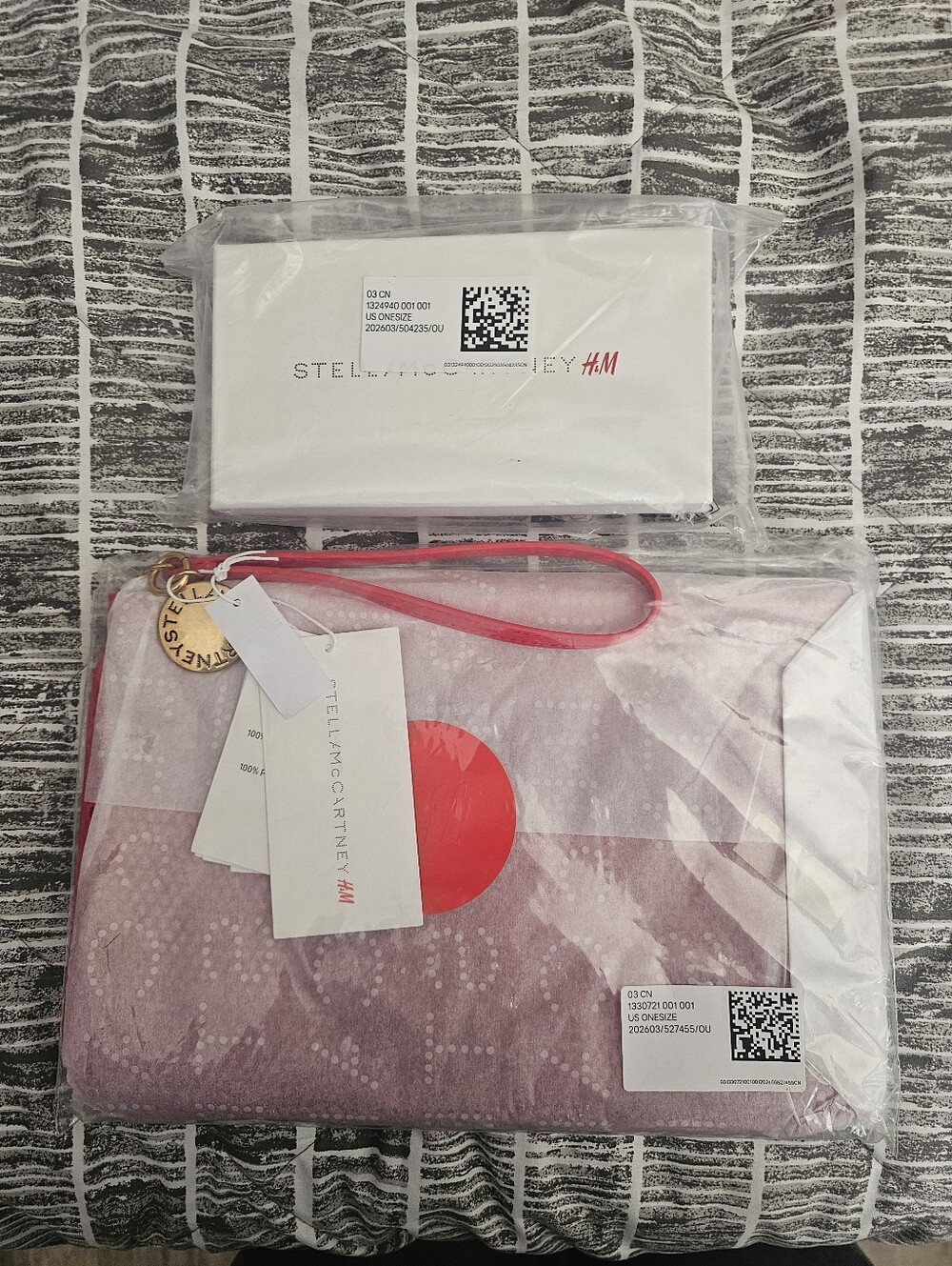 STELLA MCCARTNEY H&M Red Mesh Logo Bag And Purse Charm Keychain - Picture 2 of 14